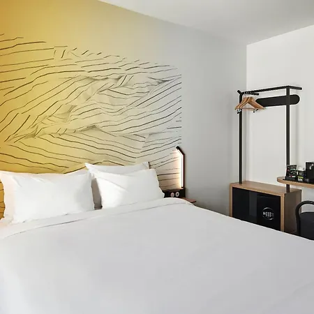 Paris Quai De Seine Hotel